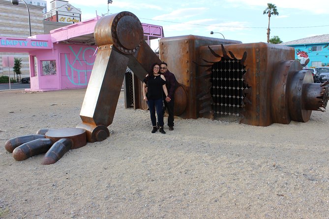 2-Hour Fremont Walking Tour with Photos and Champagne - Why Fremont Street beats the Strip for photos and local vibe