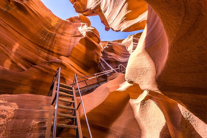 Antelope Canyon and Horseshoe Bend by Airplane from Las Vegas - Flight over Hoover Dam and the Colorado River
