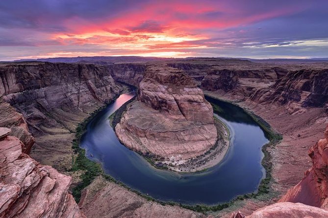 Antelope Canyon and Horseshoe Bend Day Trip from Las Vegas - The road trip part: long hours, but the driver handling the work helps