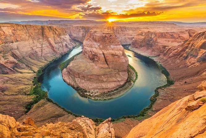 Antelope Canyon & Horseshoe Bend with Lunch - Horseshoe Bend: a 1-mile walk to a 1,000-foot drop