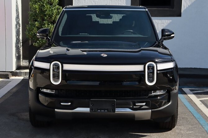 Arrival by Eco SUV from Las Vegas Airport to Las Vegas City - Rivian R1S ride: comfort, eco vibes, and the 60-minute buffer