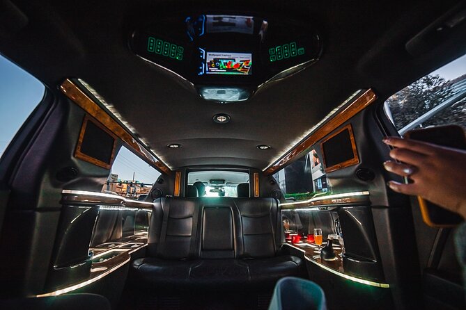Arrival Transfer: Private Luxury 8 Passenger Limousine Service - Luggage Limits and Packing Tips for 2 Bags Per Person
