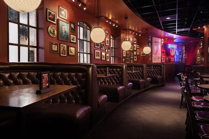 Brad Garrett's Comedy Club at MGM Grand Hotel and Casino - The 8:00 PM Show: What Happens During the 90 Minutes