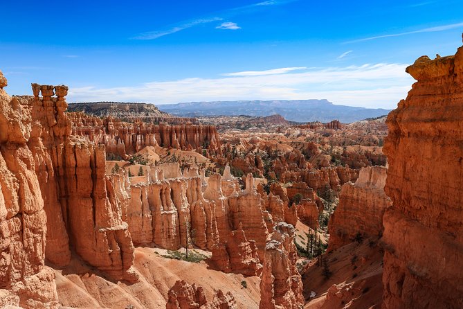 Bryce Canyon & Zion National Park from Las Vegas with Lunch, WiFi - First Light From Treasure Island, With Wi-Fi and a Packed Day Ahead