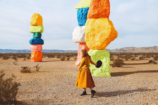California Desert, Seven Magic Mountains and Las Vegas Sign - Should you book this Seven Magic Mountains and Vegas sign tour?