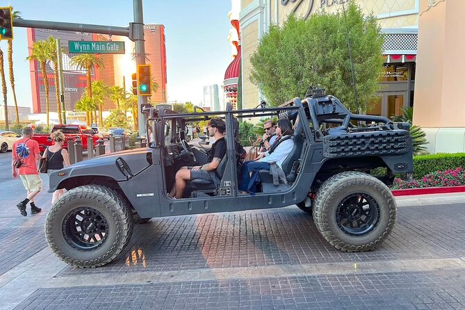Combo: Las Vegas Strip, Desert and History Tour by Hummer - Stop 4: Crossing the Las Vegas Strip