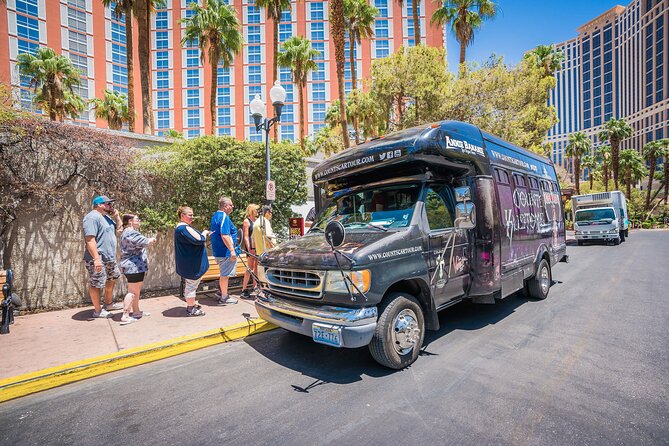 Count Kustom's Las Vegas Car Experience - Getting on the bus at Treasure Island, with a practical tip