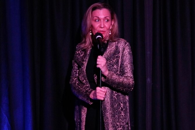 Delirious Comedy Club At Hennessey's Tavern Downtown Las Vegas - Who This Las Vegas Comedy Night Is Best For