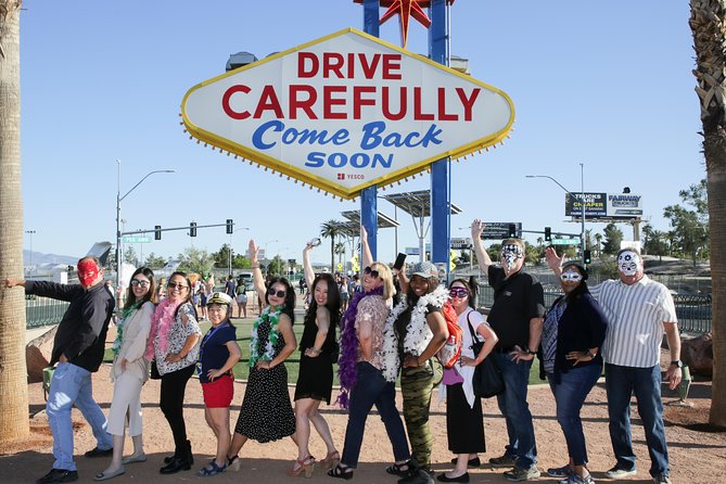 Disco Party Bus Photo Tour - Stop 1: Las Vegas photo moments on the way