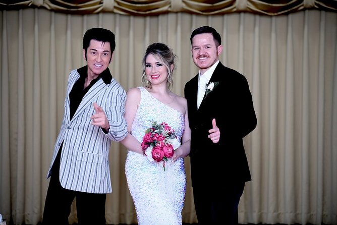 Elvis Chapel Wedding and Vow Renewal - Where the ceremony happens, and how the timing works