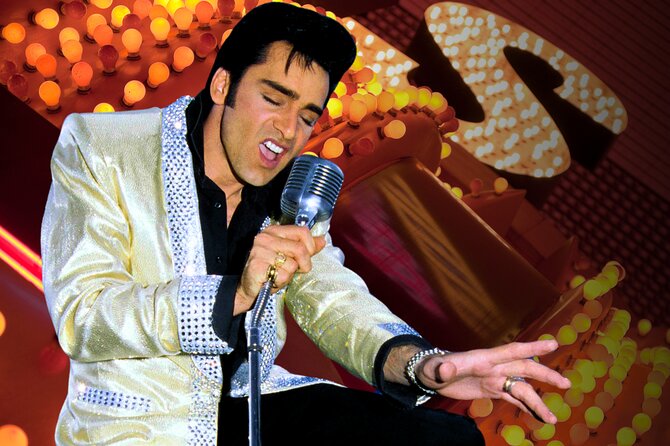 Elvis Show the Spirit of the King - A smooth Fremont Street plan that keeps photos and photos fun