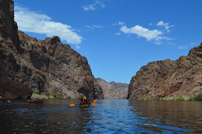 Emerald Cave Kayak Tour with Lunch & Las Vegas Shuttle Option - Stop 1: Emerald Cove, and Why It Looks Great on Photos