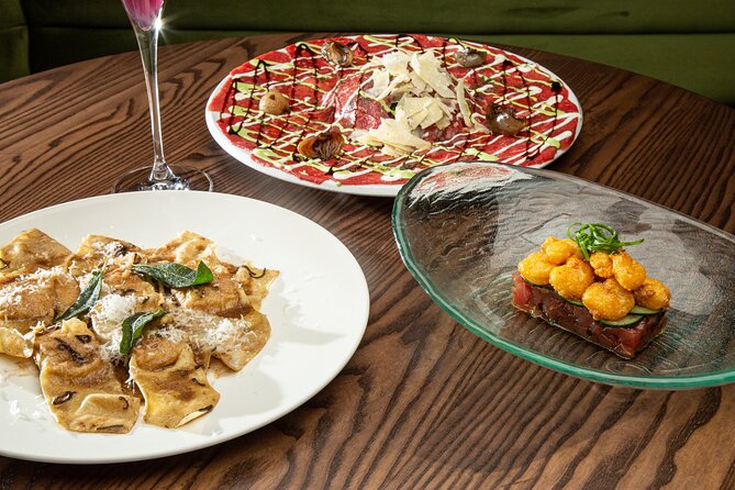 Foodie Tour: Virgin Hotel Private Self-Guided Finger Licking Foodie Tour - Three restaurants, one route, zero reservation stress