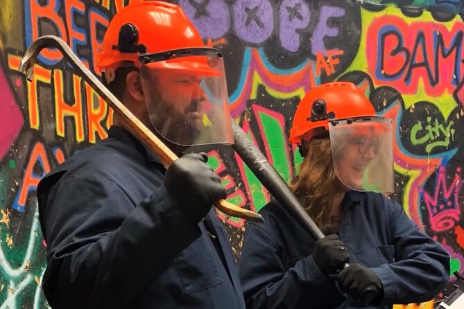Fremont Street Smash Room: Rage & Destroy Experience - Your smash lineup: five fragile items and one medium electronic