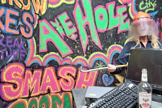 Fremont Street Smash Room: Rage & Destroy Experience - Alcohol on site: beer is allowed, but the package is not