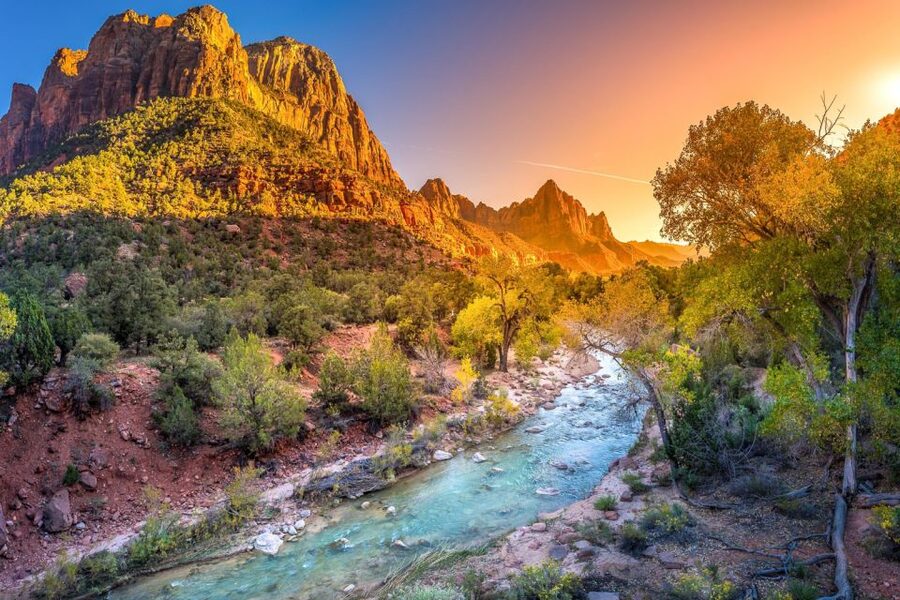 From Las Vegas: 7-Day Utah and Arizona National Parks Tour - From Las Vegas to real red-rock daybreaks