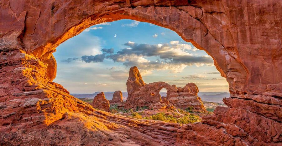 From Las Vegas: 7-Day Utah and Arizona National Parks Tour - Bryce Canyon rim walks at 8,000 ft, then hoodoos up close