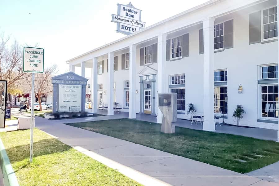 From Las Vegas: Boulder City Self-Guided Tour - Getting Out of Vegas Without the Stress: The 45-Minute Luxury Ride