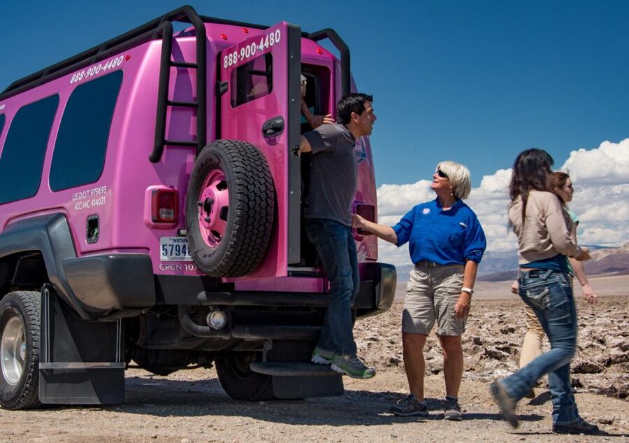 From Las Vegas: Death Valley Trekker Tour - Getting Picked Up and Settling Into the Tour Trekker