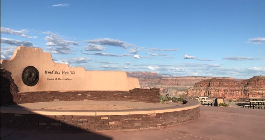 From Las Vegas: Grand Canyon & Hoover Dam Private Photo Tour - The Vegas Welcome Sign stop, fast and photo-friendly