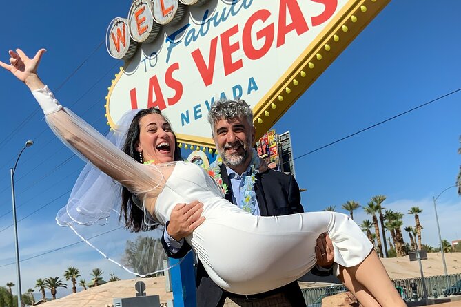 Get Married at the Fabulous Las Vegas Sign + Photos - Legal wedding vs vow renewal: what you must do with the marriage license