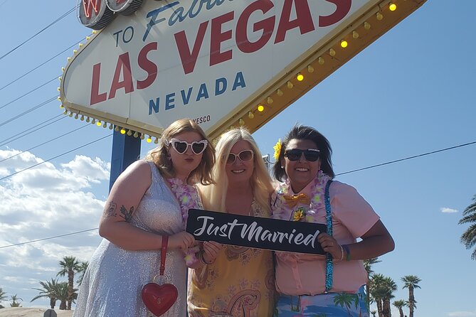 Get Married at the Fabulous Las Vegas Sign + Photos - Should you book this Las Vegas Sign ceremony?