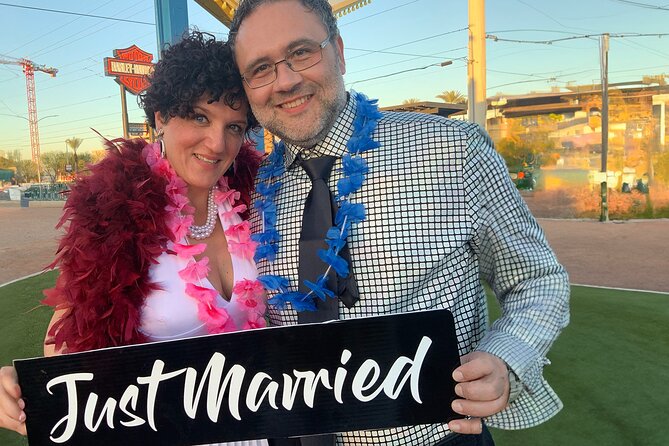 Get Married: Elvis Wedding + Las Vegas Sign + Photography - Susan and Elvis: what makes the experience feel stress-free