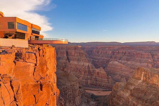 Grand Canyon Helicopter and Western Ranch Adventure Landing Tour - Grand Canyon West: the fast close-up moment at about 1,500 feet down