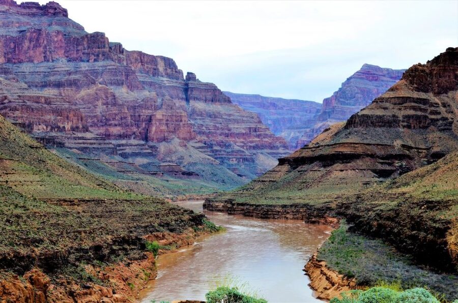 Grand Canyon Helicopter Tour with Black Canyon Rafting - Key things to know about this Grand Canyon helicopter plus rafting day