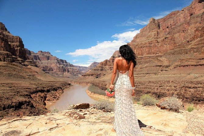 Grand Canyon Helicopter Wedding - Why this Grand Canyon helicopter wedding works for couples