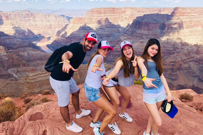 Grand Canyon Tour in Spanish with Skywalk and Hoover Dam included - Hoover Dam photo session and the Lake Mead timing that fits a day tour