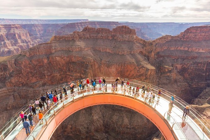 Grand Canyon West, Hoover Dam Photo Stop and Optional Skywalk - The early start: Las Vegas pickup and the desert warm-up