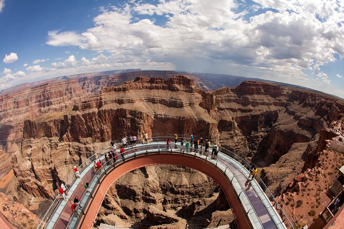Grand Canyon West, Hoover Dam Stop and Optional Lunch and Skywalk - Skipping the long lines on the West Rim day