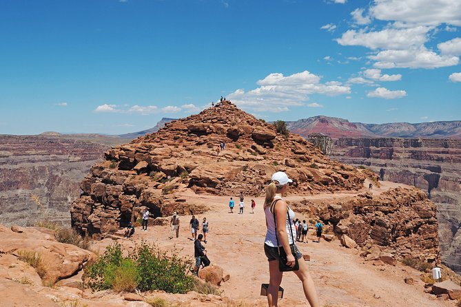 Grand Canyon West, Hoover Dam Stop, Breakfast, Lunch & Skywalk - The Morning Grind: Vegas Pickup, Bus Comfort, and Breakfast at Omelette House