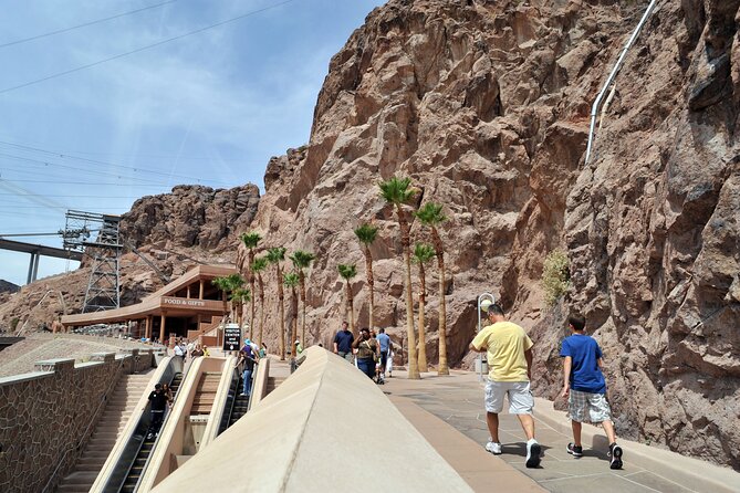 Hoover Dam Bridge Walk + Red Rock Canyon Combo Tour - Calico Hills and Willow Spring: photo time with short walks