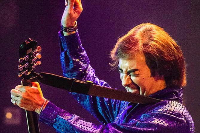 King of Diamonds: The Neil Diamond Tribute Show in Las Vegas - Entering the Pegasus Showroom, a close-up kind of Vegas night