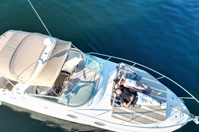 Lake Mead Private Tour by Boat - The Sun Dancer 280: comfort that makes desert heat manageable