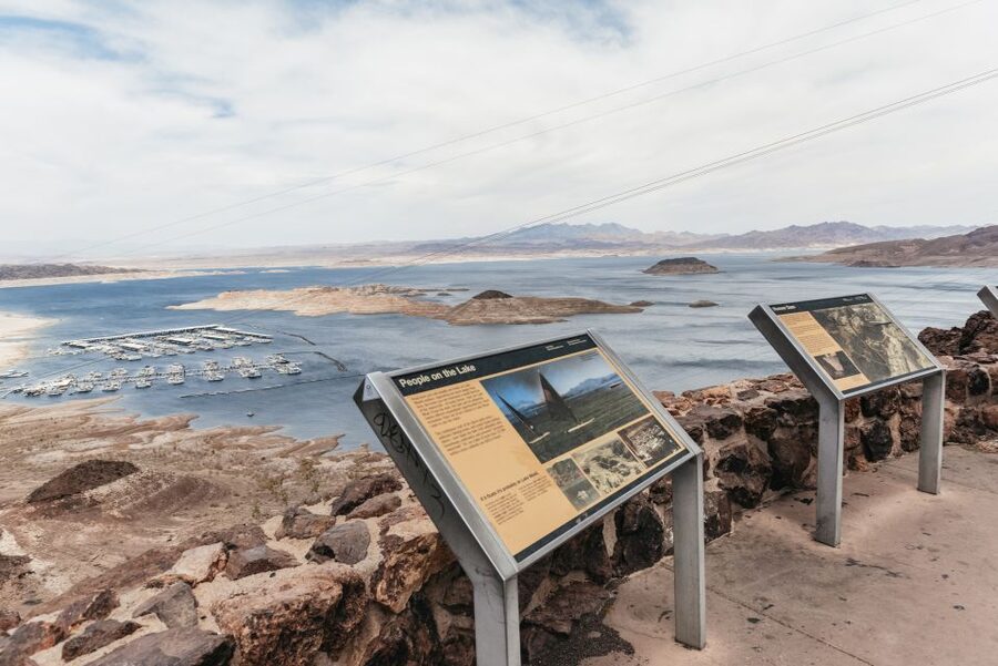 Las Vegas: 3-Hour VIP Hoover Dam Small-Group Mini Tour - Boulder City drive-through and Lake Mead lookout panoramas