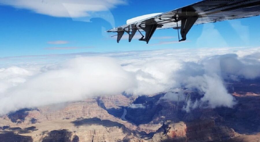 Las Vegas: Antelope Canyon and Horseshoe Bend Airplane Tour - Small Group Reality: Up to 8 People, Pilot Guidance, and Weight Checks