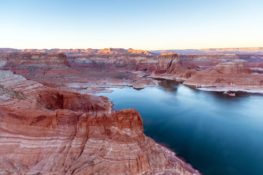 Las Vegas: Antelope Canyon & Horseshoe Bend Tour - Horseshoe Bend: The 1.5-Mile Walk and the Best View Angle