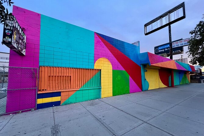 Las Vegas Arts District Walking Tour - Why the 18b Arts District tour feels different