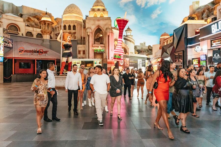 Las Vegas: Club Crawl and Party Bus with Free Drinks - Express Entry and Wristbands, the Real Money Saver
