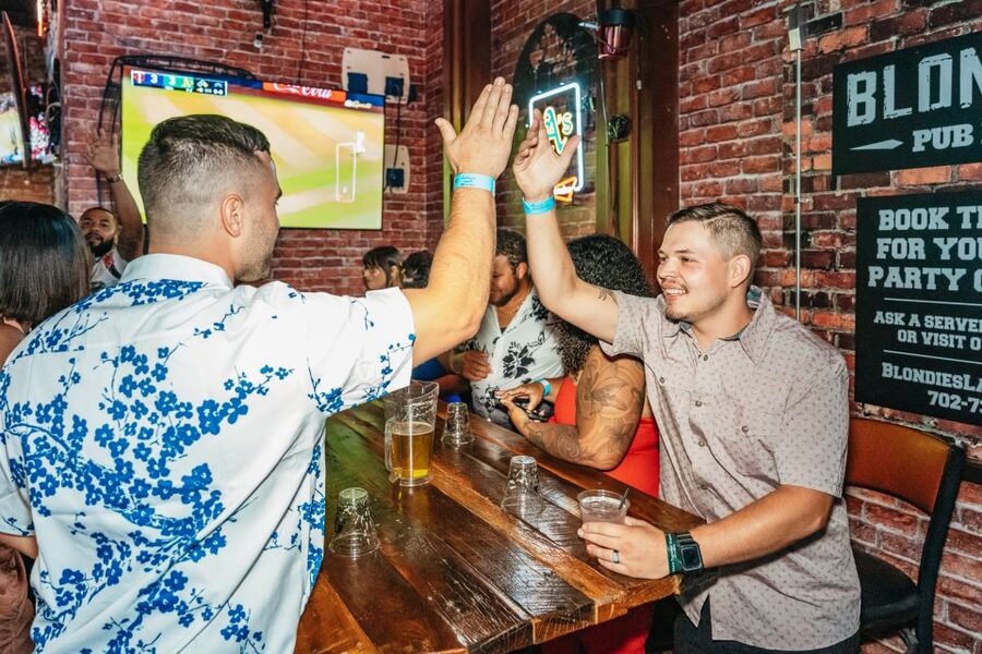 Las Vegas: Club Crawl and Party Bus with Free Drinks - The Final Major Nightclub Party, DJs, and the Moment It Clicks