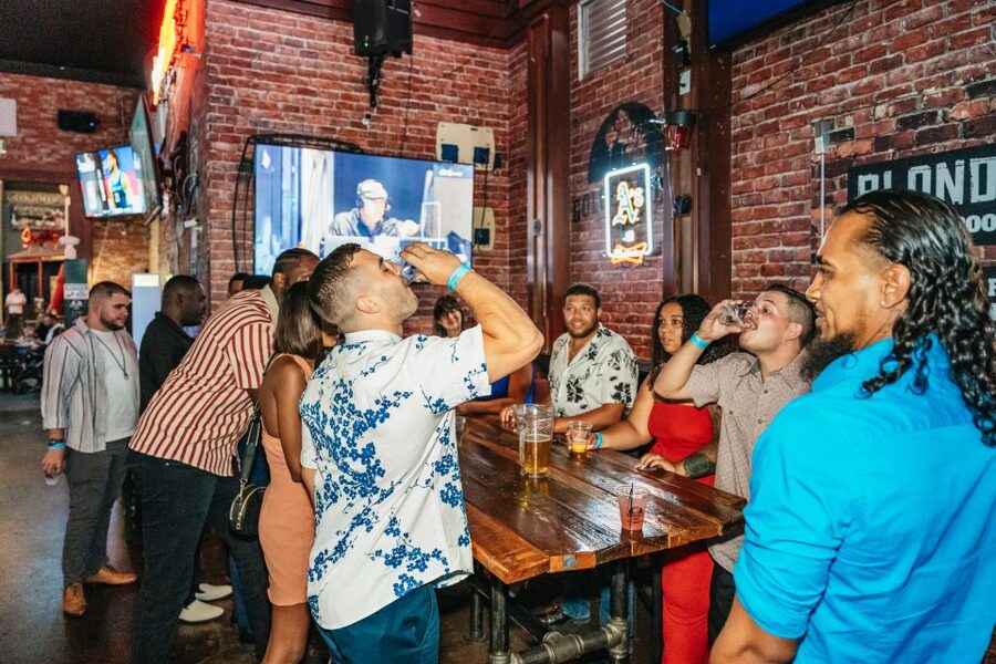 Las Vegas: Club Crawl and Party Bus with Free Drinks - Finding 7 W Flamingo Rd and Checking In with the Blue Lanyard