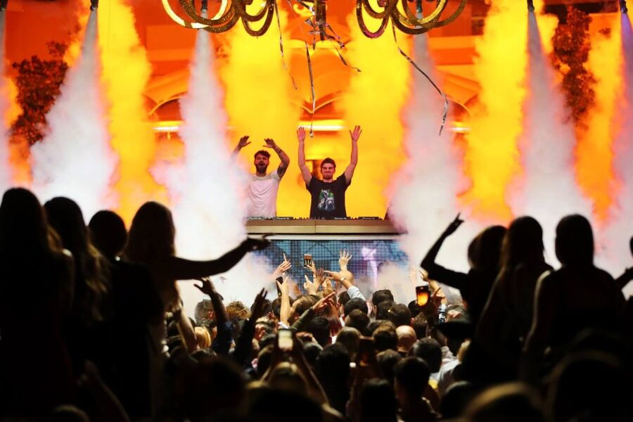 Las Vegas: Club Crawl by Party Bus w/ Free Drinks - A Las Vegas Night Built for Moving, Not Waiting