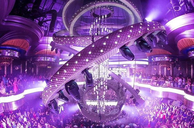 Las Vegas Club Crawl with Party Bus and Free Drinks - Who should book, and who should skip this crawl