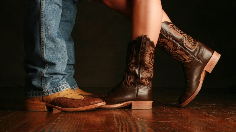 Las Vegas: Country Bar Crawl by Party Bus w/ Mixed Drinks - Check-in and meeting point: keep your phone ready