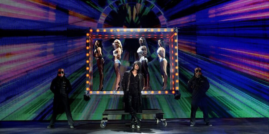 Las Vegas: Criss Angel MINDFREAK® Show at Planet Hollywood - Adult themes and the age rules you should not ignore