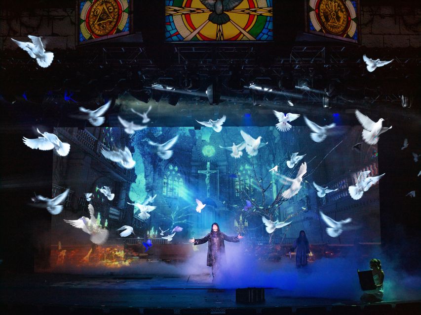 Las Vegas: Criss Angel MINDFREAK® Show at Planet Hollywood - Should you book Criss Angel MINDFREAK at Planet Hollywood?