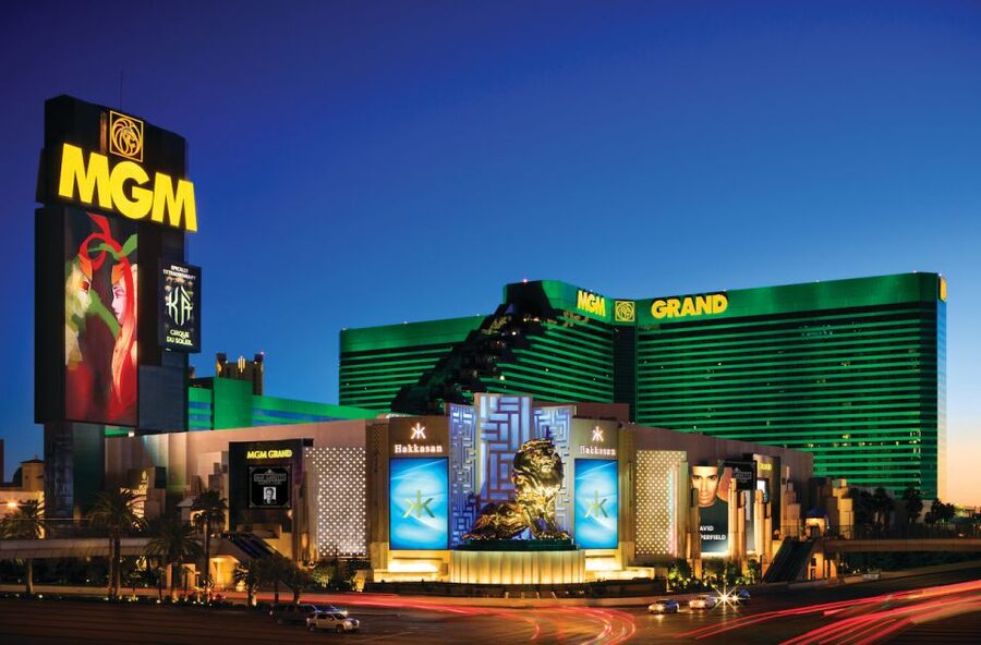 Las Vegas: David Copperfield at the MGM Grand - Is it worth it? The value of a live illusionist night in Vegas